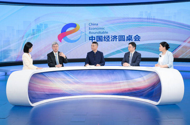 让民营企业在广阔前景中大显身手——“中国经济圆桌会”共话民营企业新发展