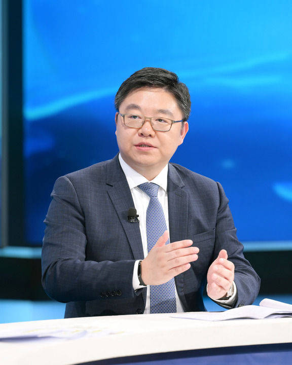 让民营企业在广阔前景中大显身手——“中国经济圆桌会”共话民营企业新发展